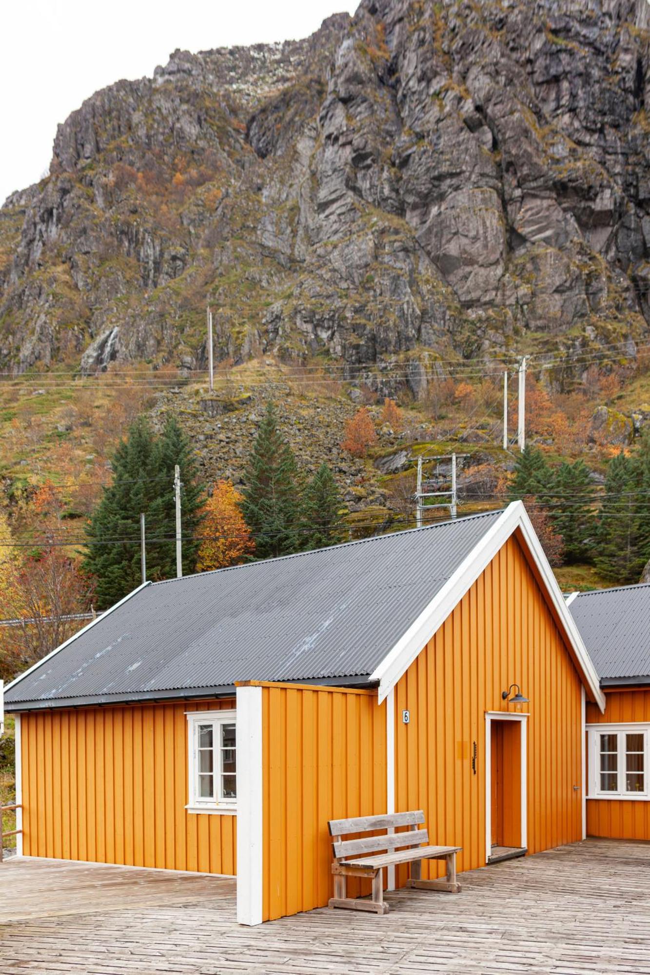 Tind Seaside Cabins Экстерьер фото